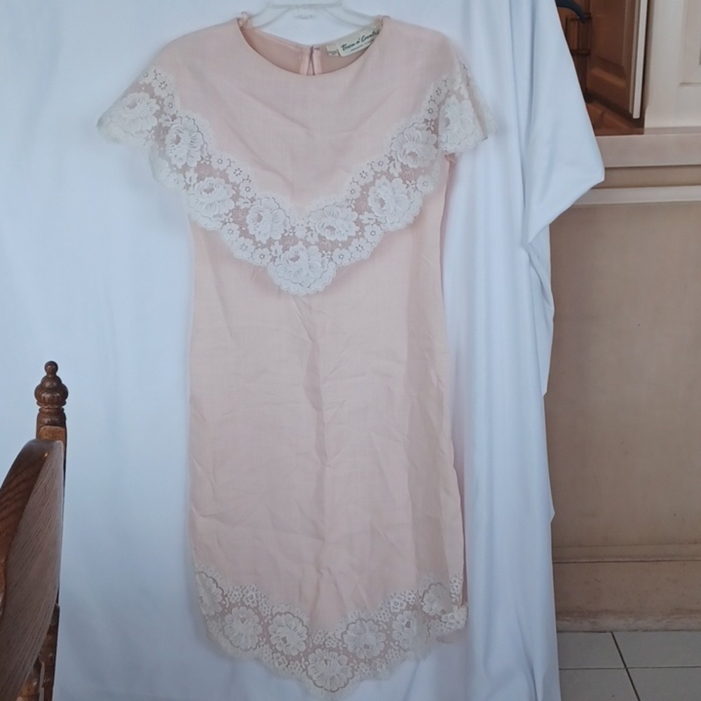 Vtg Town & Country Pink Lace Dress Linen Blend  Sz L, 21" PTP, 17"Waist, 46" L